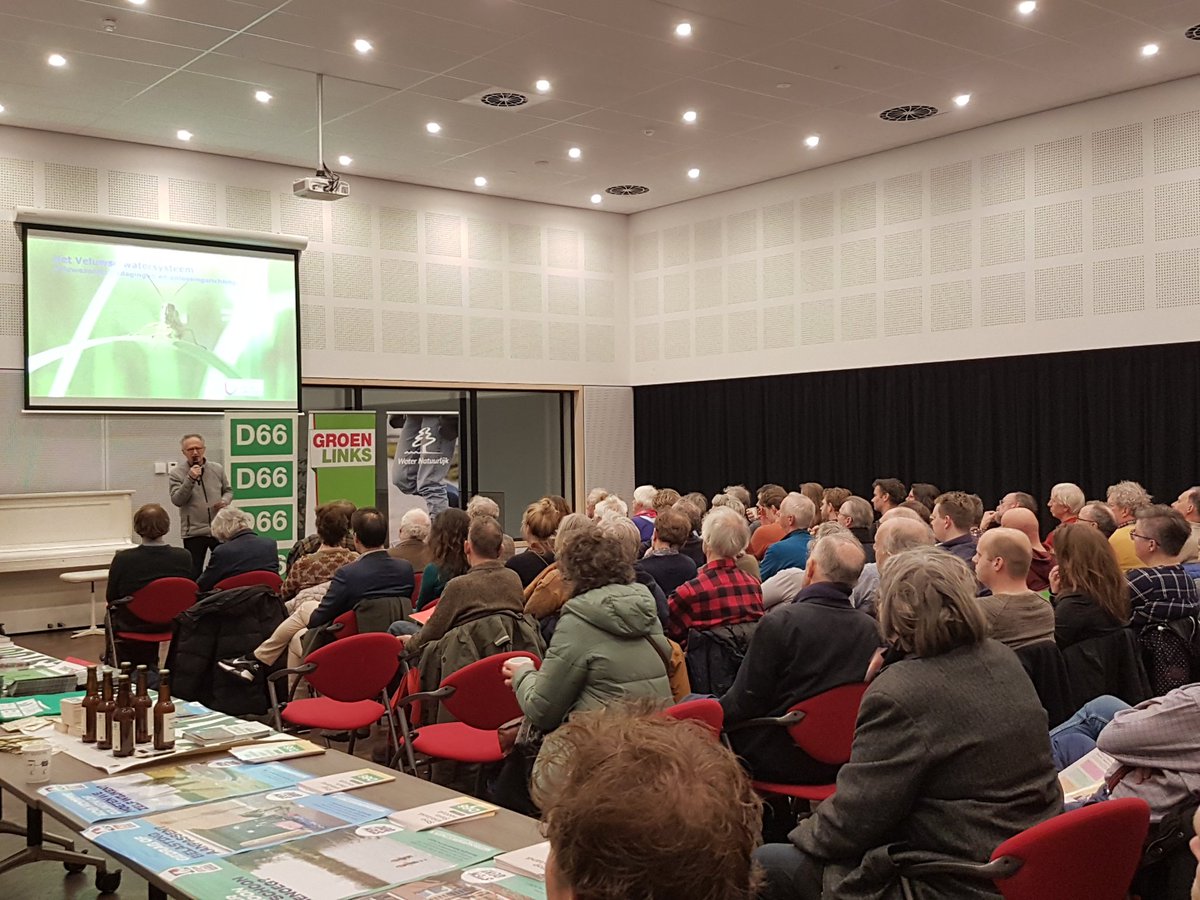 Volle zaal bij de thema avond over water. Wat gaat de politiek doen aan de problemen met het water?
#waterschapsverkiezingen #provincialestatenverkiezingen #water <a href="/D66Renkum/">D66Renkum</a> <a href="/GLRenkum/">GroenLinks Renkum</a> <a href="/WNMiddenNL/">Water💙Natuurlijk Midden NL | waterschapspartij</a>