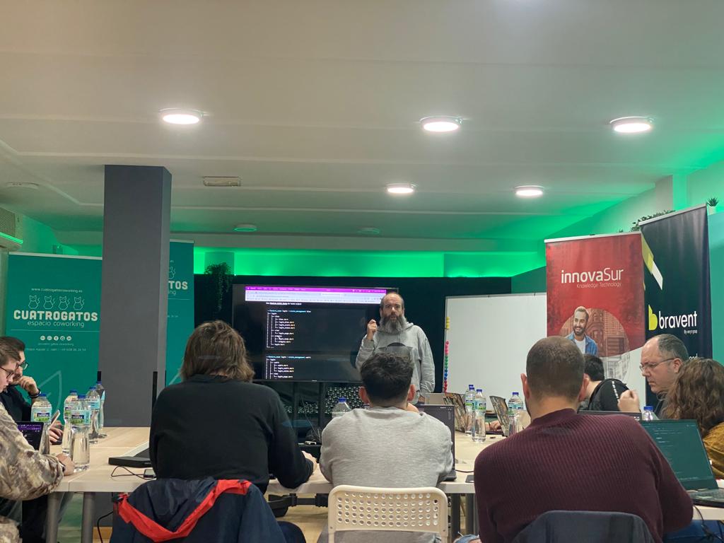 xauendevs's tweet image. Taller de Flutter de la mano de @lafluttertulia, gracias a la colaboración de @Innovasur y @bravent. También queremos agradecer a @4GatosCoworking por dejarnos realizar la #pivoandcode 😁