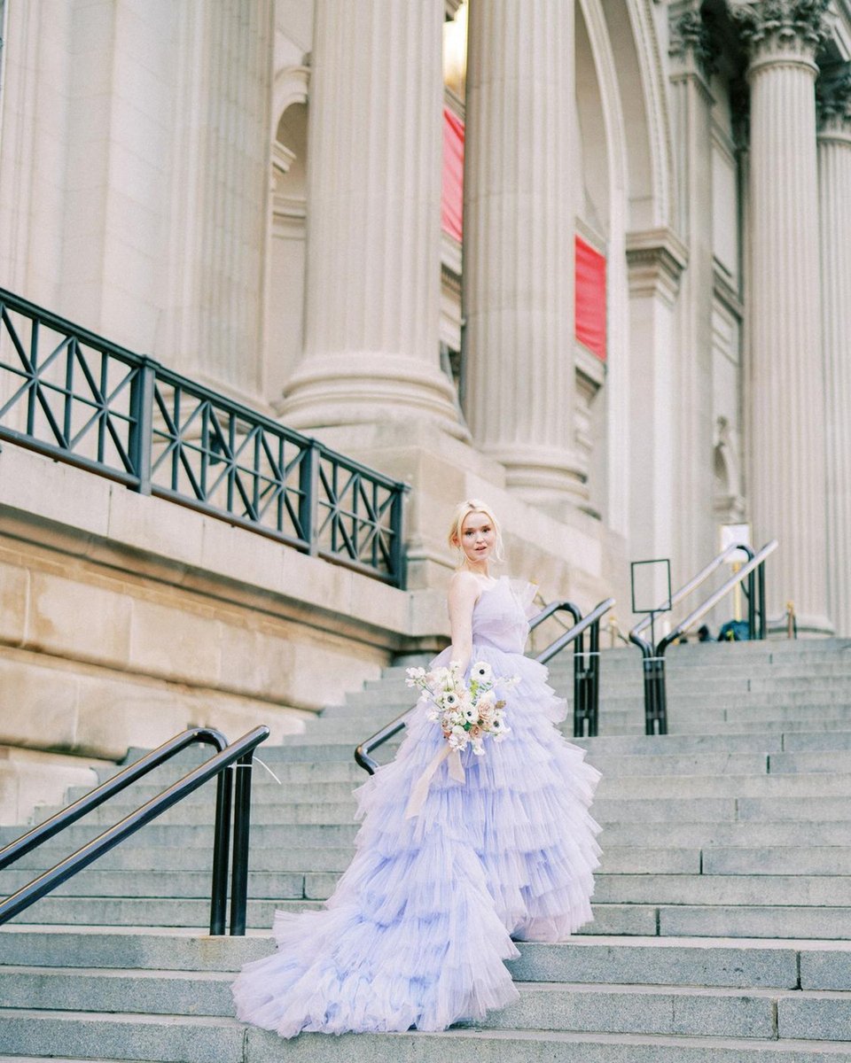 The cultural icon that is The Met 🤩 and the lovely Adelaide @ashlensydneyphoto   
.
.
.
 #travelmua #destinationwedding #destinationmua #italymua #nycmua #newyorkmua #lakecomomakeupartist #destinationbeautyteam #travelingmakeupartist #traveling hairstylist