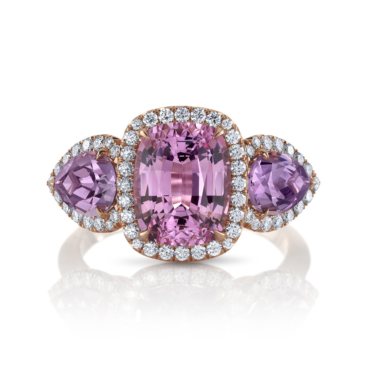 While spinels are less expensive than rubies and sapphires, they are in fact 100 times more rare! This pink and purple three-stone spinel ring, set in a dreamy 18K rose gold, is the PERFECT addition to any gemstone lovers collection!

R2622

#omiprive #onlyomi #perfectlyprive