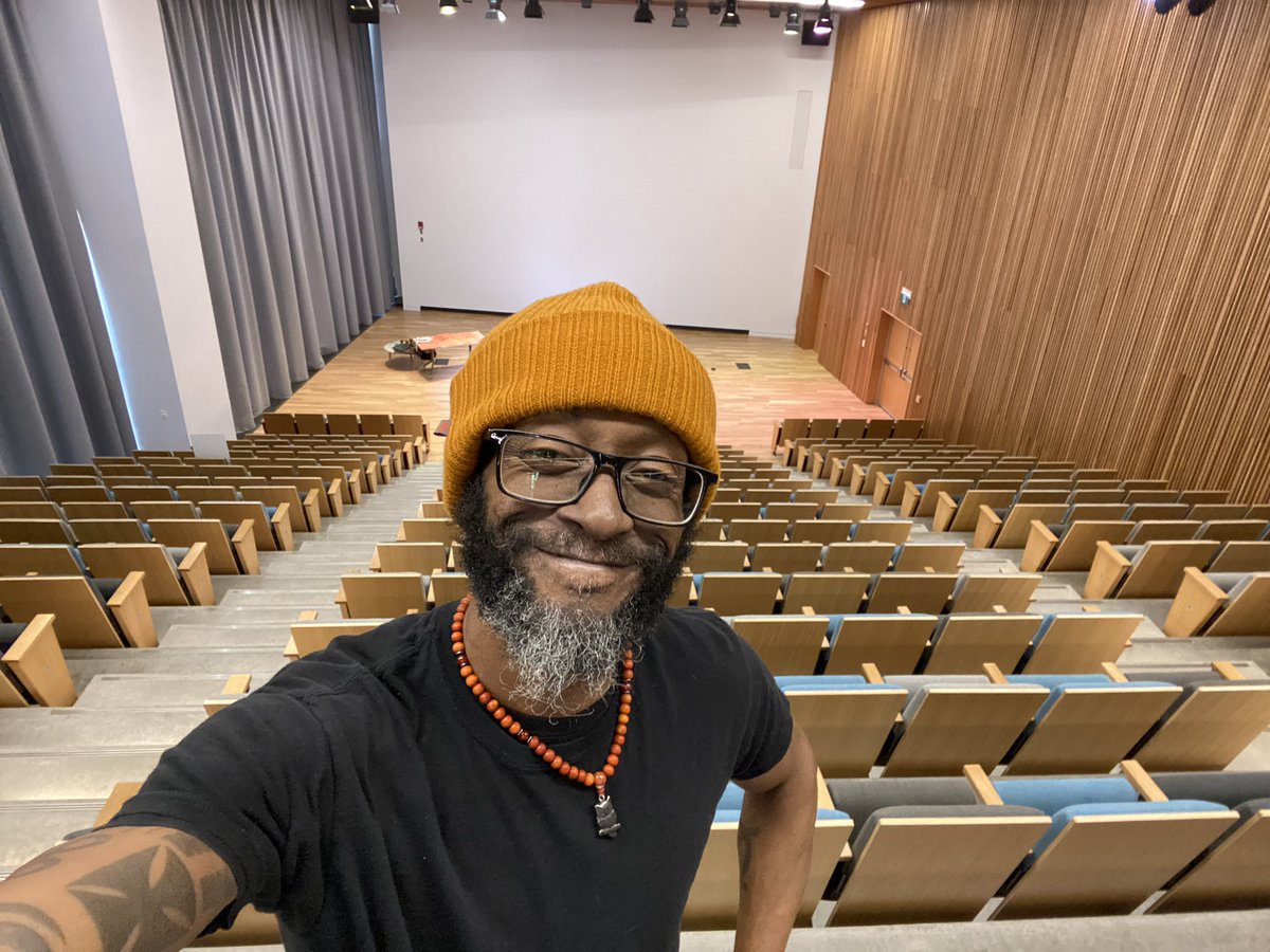 lyricalpitbull's tweet photo. Calgary City Teacher’s Covention. 

I can’t believe this. 

I’m finally here. 

Thank You, All. 

~w🧙🏾‍♂️🎙️

#wakefield_brewster
#poetlaureateyyc
#yycpoetlaureate
#dalyricalpitbull
#dawordwizard
#thegrandyyc
#calgaryartsdev
#theindieyyc https://t.co/pxOdZv23zL