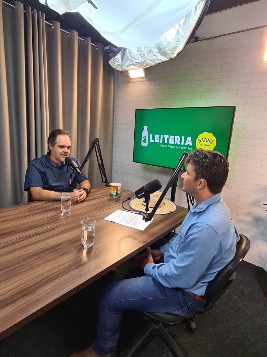 jcpasca's tweet photo. Grande dia hoje onde pude conversar com meu xará Julio Santana - SDL da Nestlé na região de Araxá - sobre manejo de #dejetos da atividade #leiO podcast vai ao ar pelo Canal Leiteria na Nestlé no Youtube. Confere lá!
#dejetos #leite #ambiente #bovinos #fertilizantes #legislação https://t.co/i4nvzMimtx