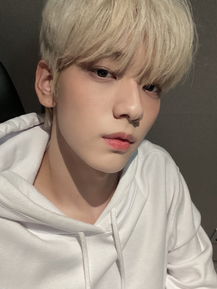 MintWooyo8z's tweet photo. 😍😍 see I can stay loyal 😂😂 https://t.co/mtWBI9VhBo