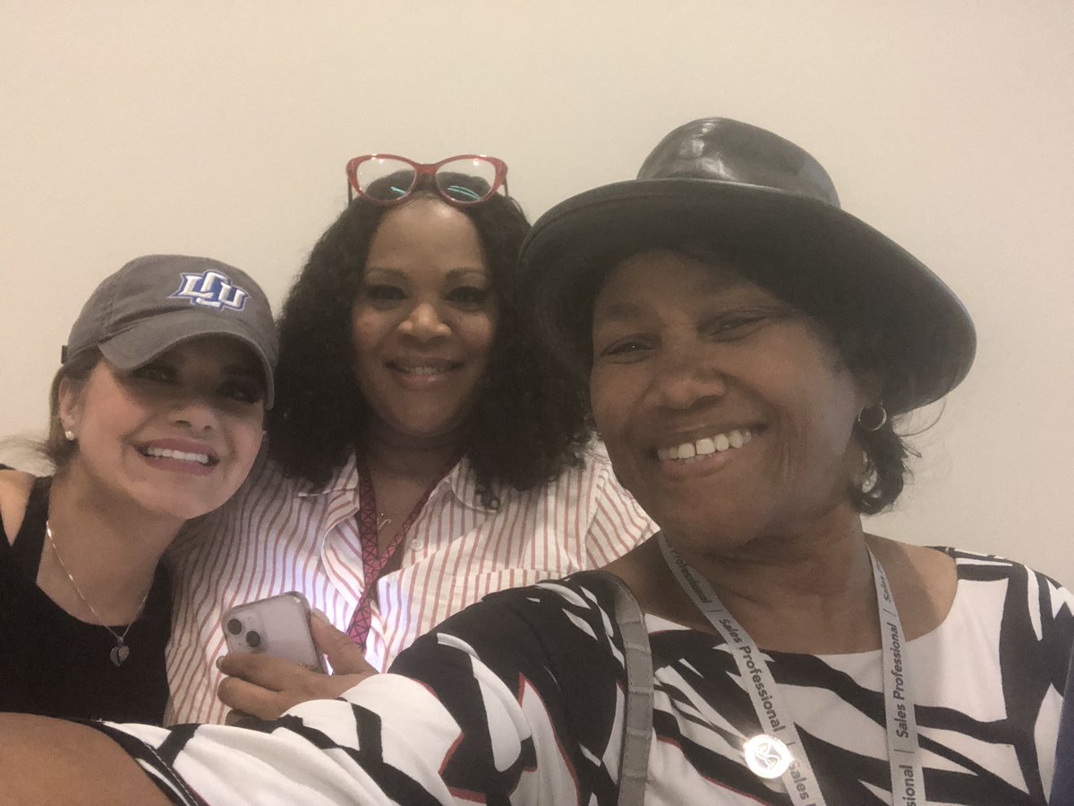 DrBeverlyEagle's tweet photo. #GlobeLifeLifestyles #GlobeLifeUniversity Meeting great business partners!! https://t.co/0lqCqoSXZe