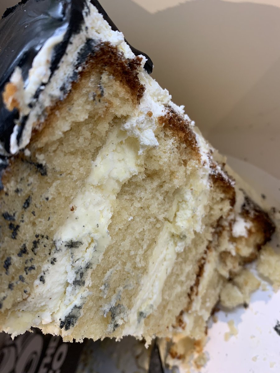 ITHostess's tweet photo. @missmaryberry quick question to the Queen of baking - is this burnt? Thank you ❤️ https://t.co/BxYOi2u8xa