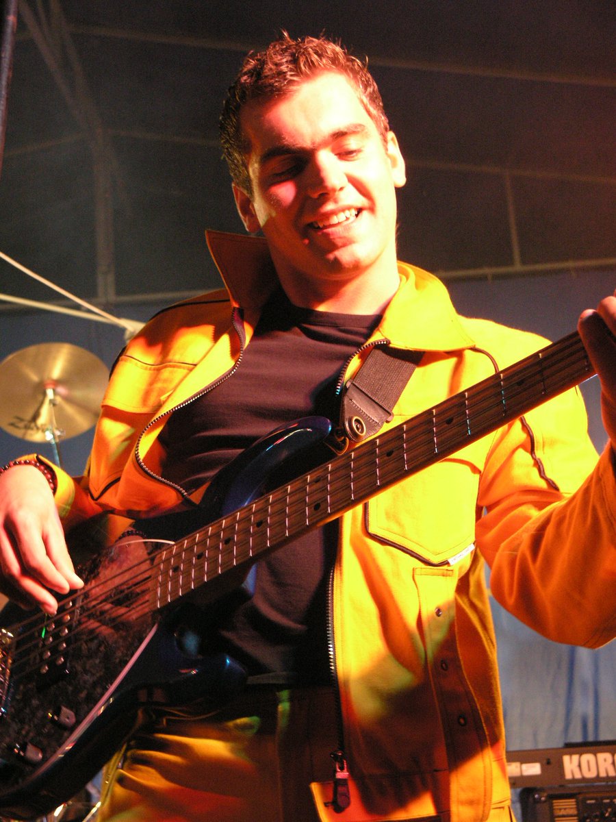 Arkadiusz Wiśniewski 2003r
<a href="/arekwisniewski5/">Arkadiusz Wiśniewski</a> 
#arkadiuszwisniewski #czerwonegitary #fridaymorning