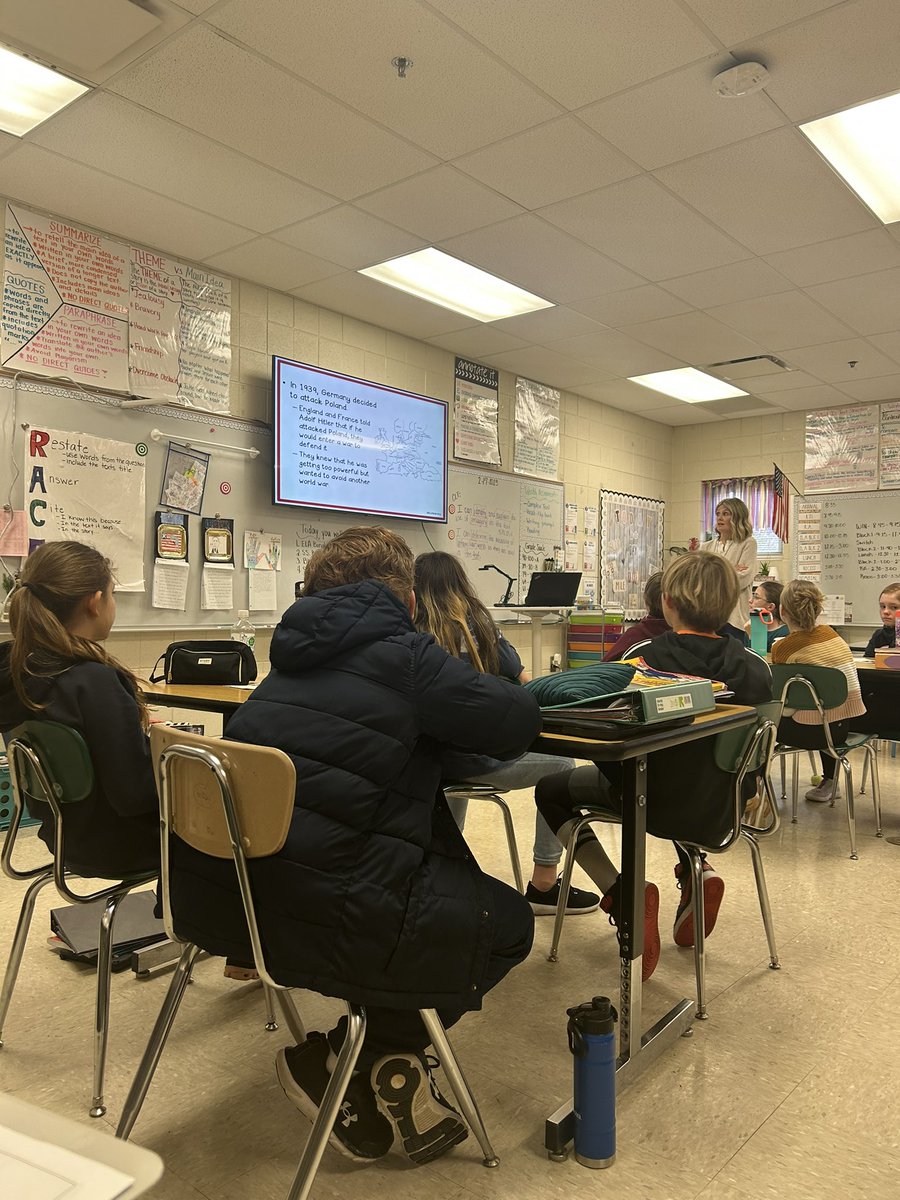 reedhcde's tweet photo. #FifthGraders showcasing their knowledge of #WWII at #ApisonElem making my #HCS_SocStudies 💜 happy! @HCSHarrisonBay https://t.co/i9LeuPPJPl