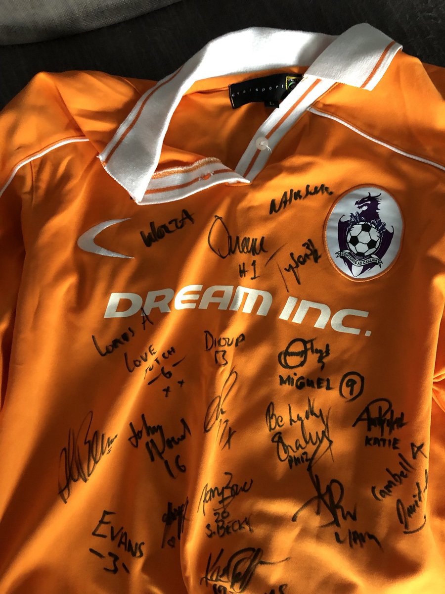 Stumpy83's tweet photo. @Beno_ldn I’ve got a few of these bad boys signed 🖌️ legendary https://t.co/fWROJsW660