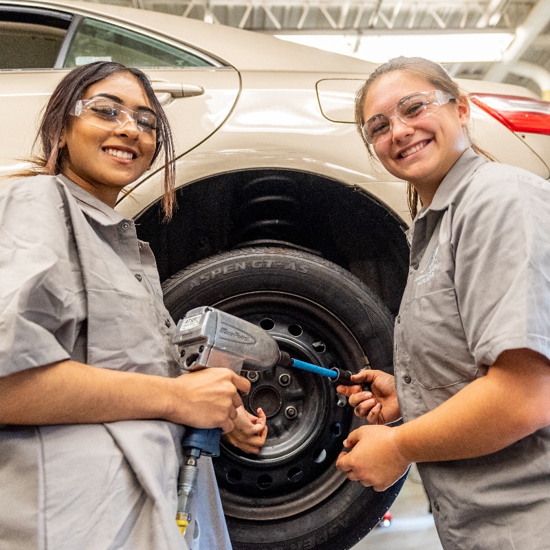 fcpsnews's tweet photo. Did you know that FCPS has 13 Auto Tech programs where students learn to repair donated vehicles that are then resold? Proceeds go back to the auto programs. 

Find out how to donate a 🚗car 🚚truck 🏍️motorcycle or 🚤boat to help train the next generation of technicians!