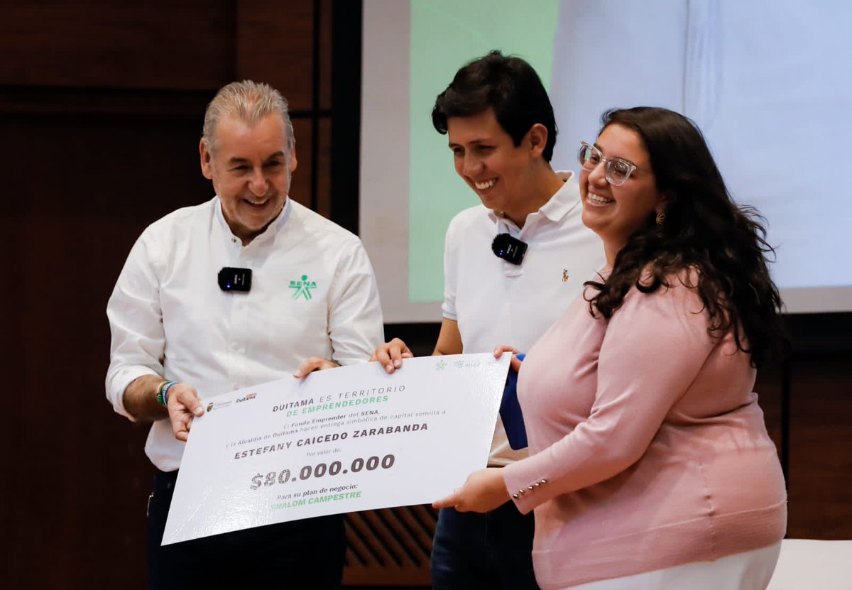 SENABoyaca's tweet photo. El Fondo Emprender del @SENAComunica en cabeza de nuestro director @JorgeELondonoU
y la Alcaldía de #Duitama dispondrán de $1.625 millones para impulsar hasta 17 nuevas iniciativas empresariales para los emprendedores que residen en el municipio! https://t.co/nVWtmd4vLK