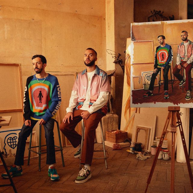 Planete_Rap's tweet photo. On offre 10 « Les autres c’est nous » le nouvel album de @bigfloetoli 💿
Tu veux le tien ? Follow nous + RT ce tweet + dis que tu participes en com 👇 #PlanèteRap https://t.co/dqCCSry5gX