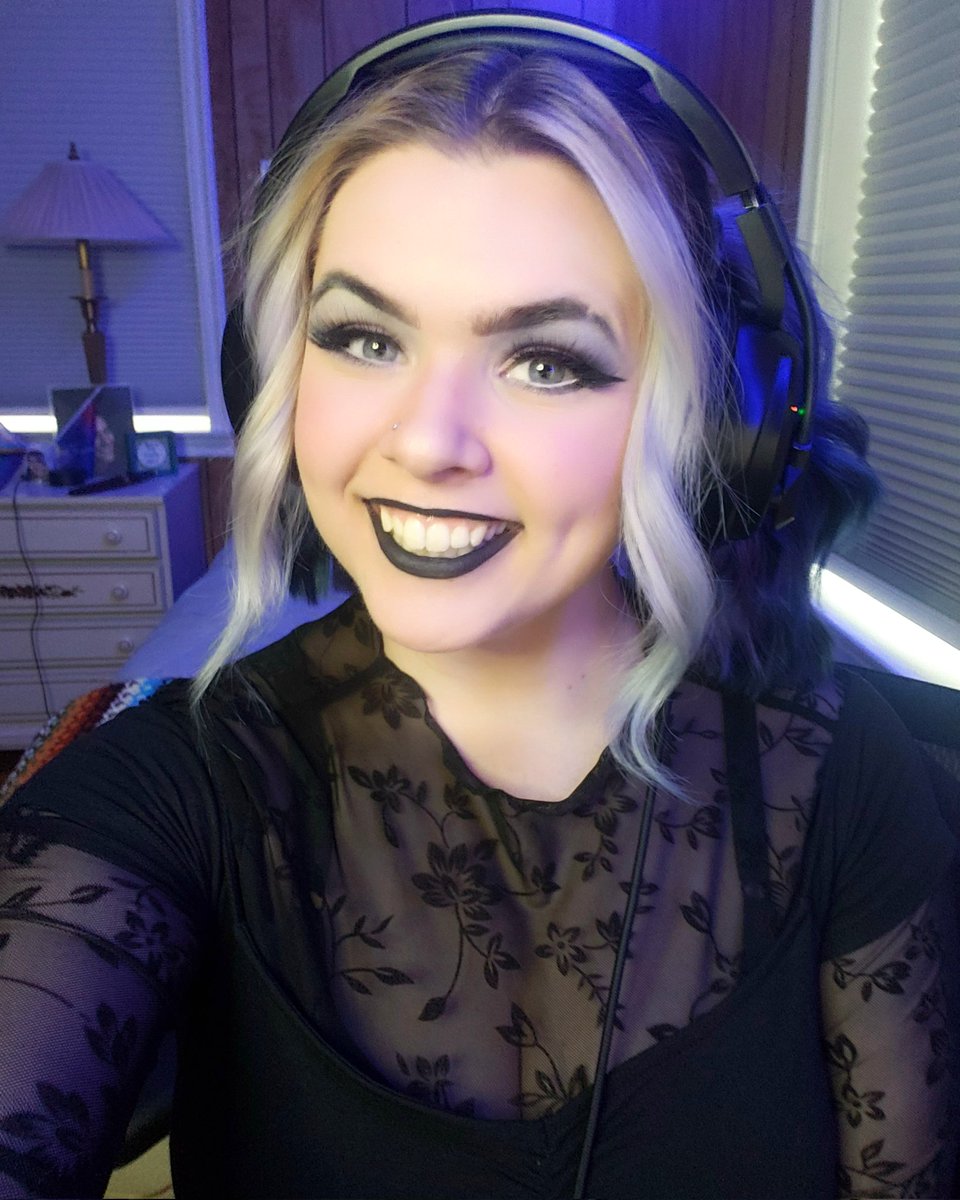 Maeve’s pics and videos