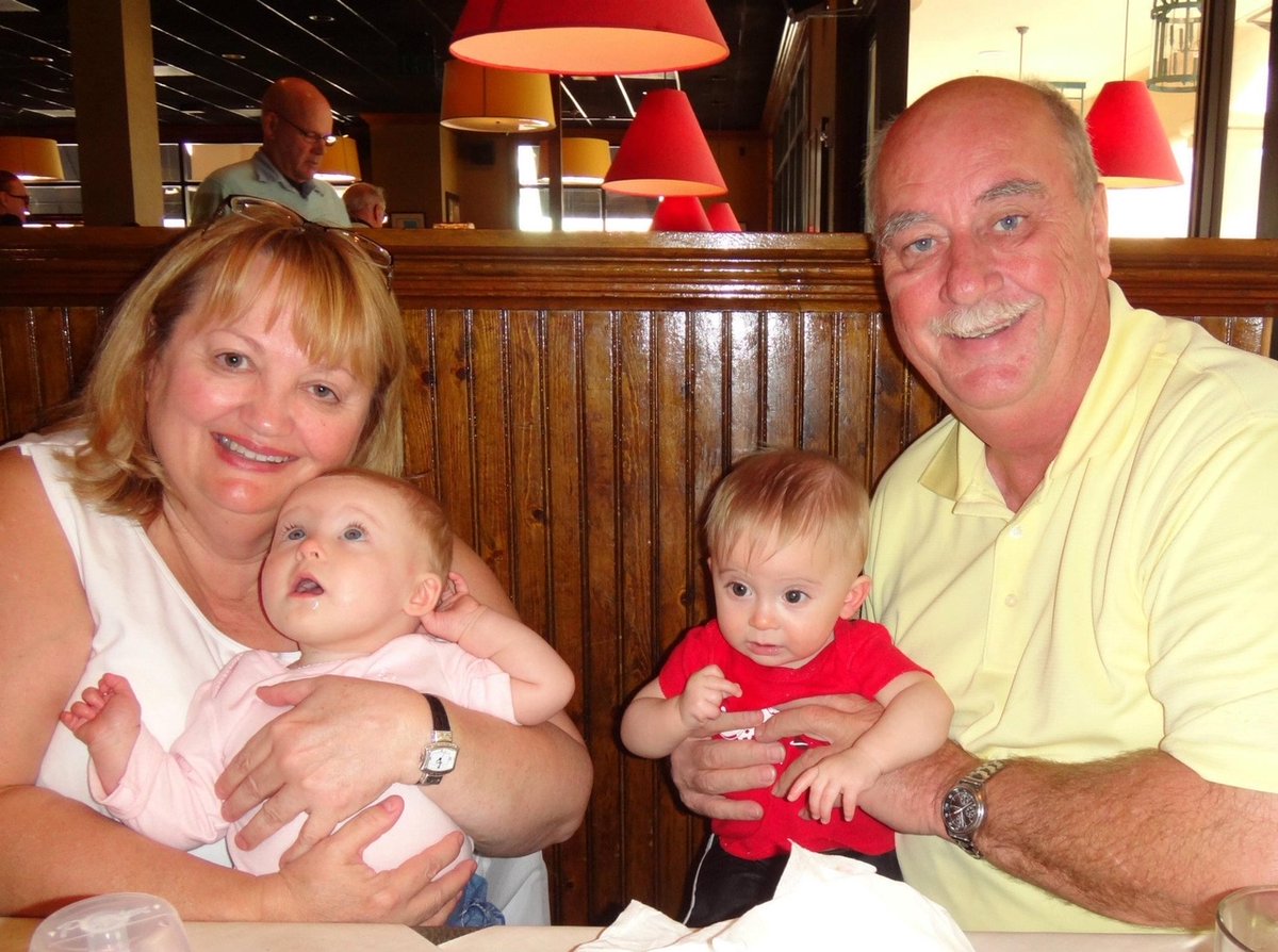 Honeydoo16's tweet photo. @GreatWolfLodge #GWLPack  Our twin grandbabies. We are so lucky. https://t.co/8HgITe1eOS
