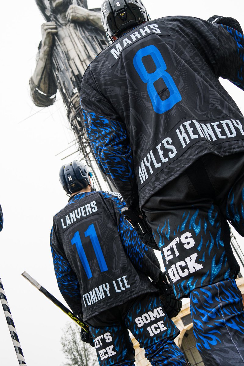 CorsairesNantes's tweet photo. 🆕🤘👕

Découvrez dans son intégralité le maillot Hellfest 2023 ! 💀
Personnalisation disponible jusqu’au 20/02 à 12h… ⏳

Les 3️⃣0️⃣ premières commandes pourront être reçues le soir du match !
👉 https://t.co/eGaUtAgcD7 https://t.co/P6S1UlIzV2