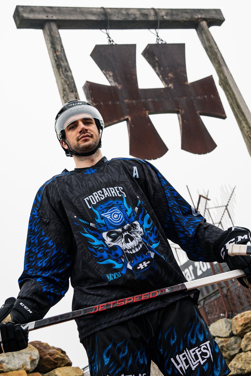 CorsairesNantes's tweet photo. 🆕🤘👕

Découvrez dans son intégralité le maillot Hellfest 2023 ! 💀
Personnalisation disponible jusqu’au 20/02 à 12h… ⏳

Les 3️⃣0️⃣ premières commandes pourront être reçues le soir du match !
👉 https://t.co/eGaUtAgcD7 https://t.co/P6S1UlIzV2