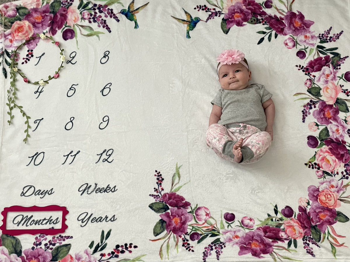 cheyaaaanne's tweet photo. obsessed w our sweet girl is an understatement 💖 happy 1 month 💖 https://t.co/WU2w7Wv3JV
