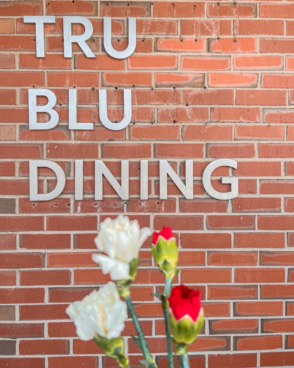 AuroraU_dining's tweet photo. A delightful day to be a Spartan☀️ Celebrate today + every day with kindness💙 

#AUdining #ChartwellsCentral #RandomActsOfKindnessDay https://t.co/USCJpwJBLY