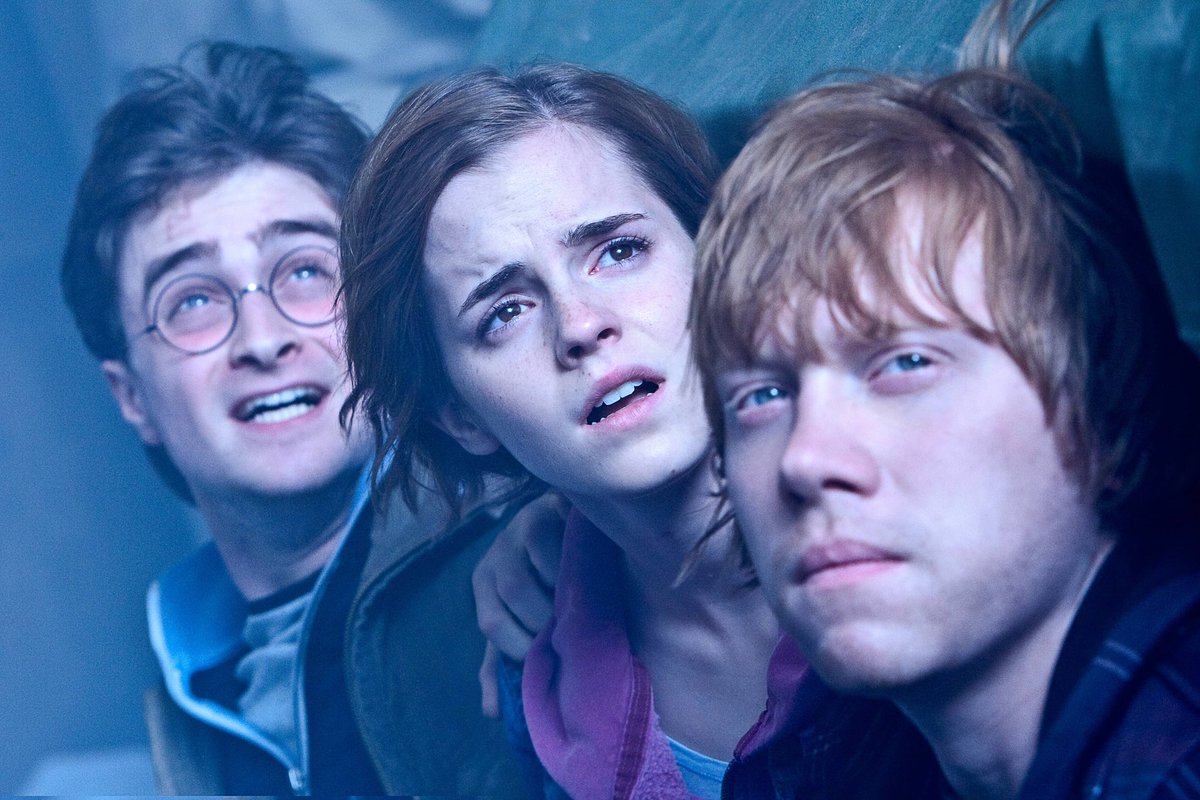 pubity's tweet photo. 🚨| BREAKING: Warner Bros. is working on a live-action "Harry Potter and the Cursed Child".

Daniel Radcliffe, Emma Watson and Rupert Grint are set to return to their roles‼️😳 https://t.co/TLQQZSrVQM