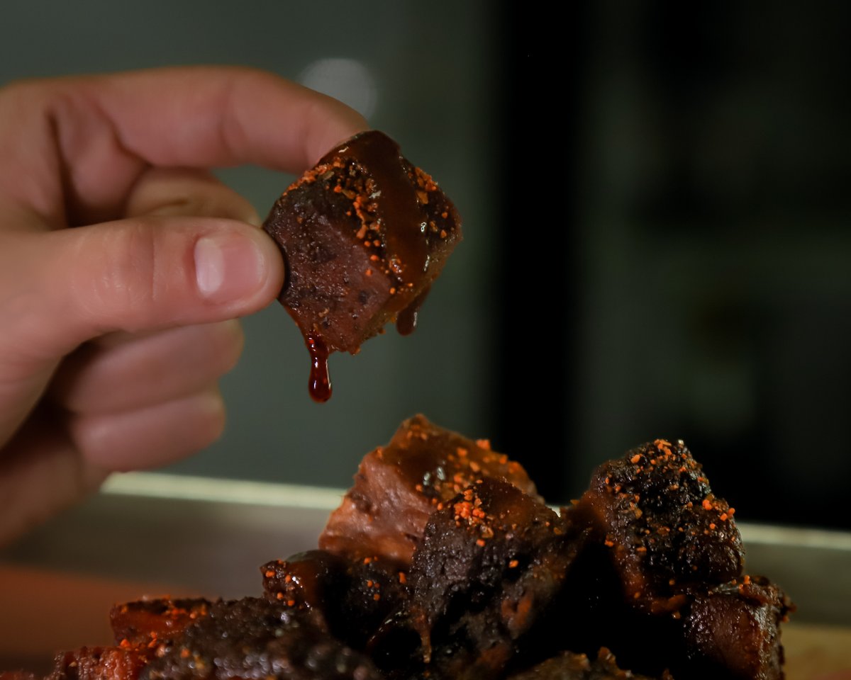 BURNT ENDS. White-oak smoked. Dripping with The Standard BBQ Sauce.
NOW Serving until 10pm on WEEKENDS!! (weekdays 9PM)

#burntends #meatcandy #eatlocal #brisket #GroveSTL #AllKillerNoFiller #BEASTfavorite #beastbbqstl 

📸: @glennmadestudios