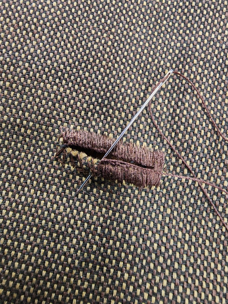 GCVMuseum's tweet photo. Join us virtually on Mar. 4, for the first program in our new #Bespoke series offered by the Costume Shop: a look at 19th-century #buttonholes. After this workshop, you'll never go back to machine-sewn buttonholes!
Learn more and purchase tickets: https://t.co/xI4yWYFZ3N https://t.co/9BJVoMbc3Q