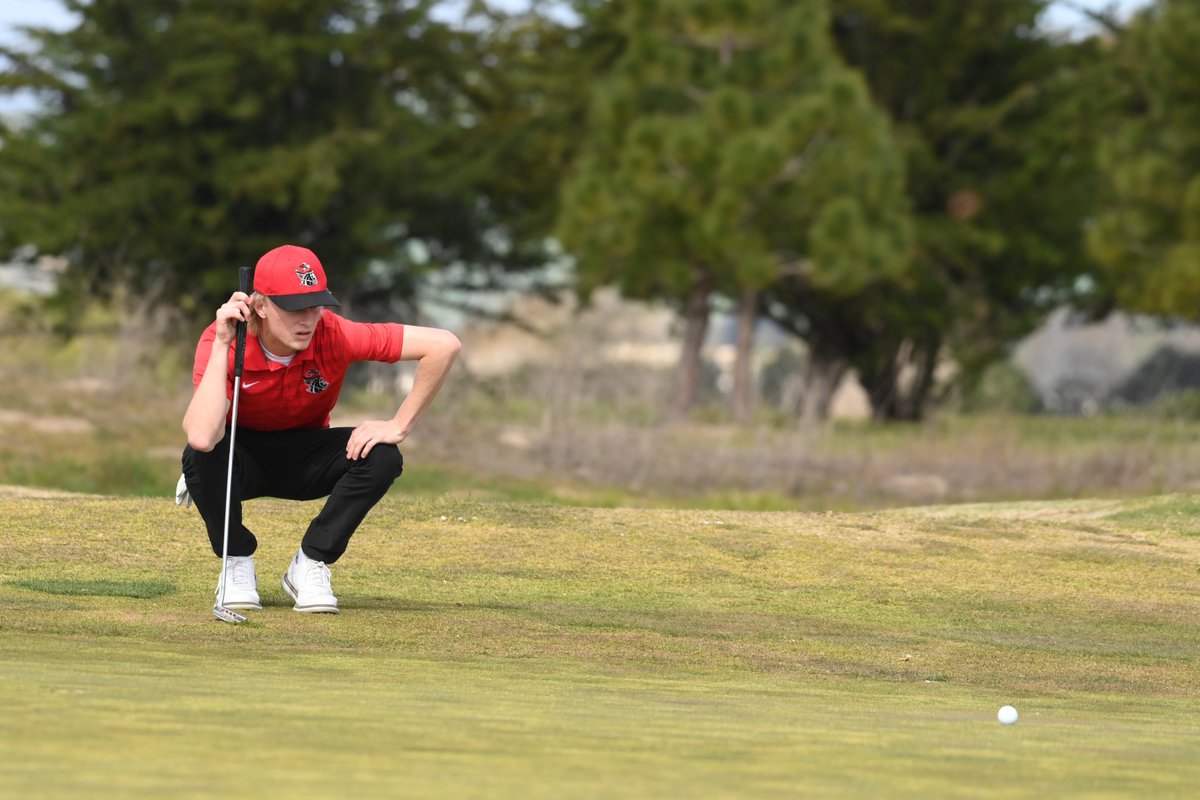 🏌️‍♂️ Vaqueros Finish 2nd Again and Claim Another Medal at WSC 2

Ryan Gay led SBCC to its second straight 2nd place finish Monday at River Ridge Victoria Lakes Golf Course

Ryan Gay (T-3rd, 74)
Caleb Rodriguez (T-6th, 76)
Jacob Aaron (T-6th, 76)

✍️RECAP: bit.ly/416iuTq