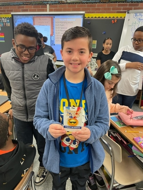 woodsroadschoo1's tweet image. Congratulations to students in Mrs. Dean's fifth grade class for earning 'Team of the Week' at Woods Road in #firstinmath. Way to go Brandon for being 'Player of the Day' for 5 days in a row!