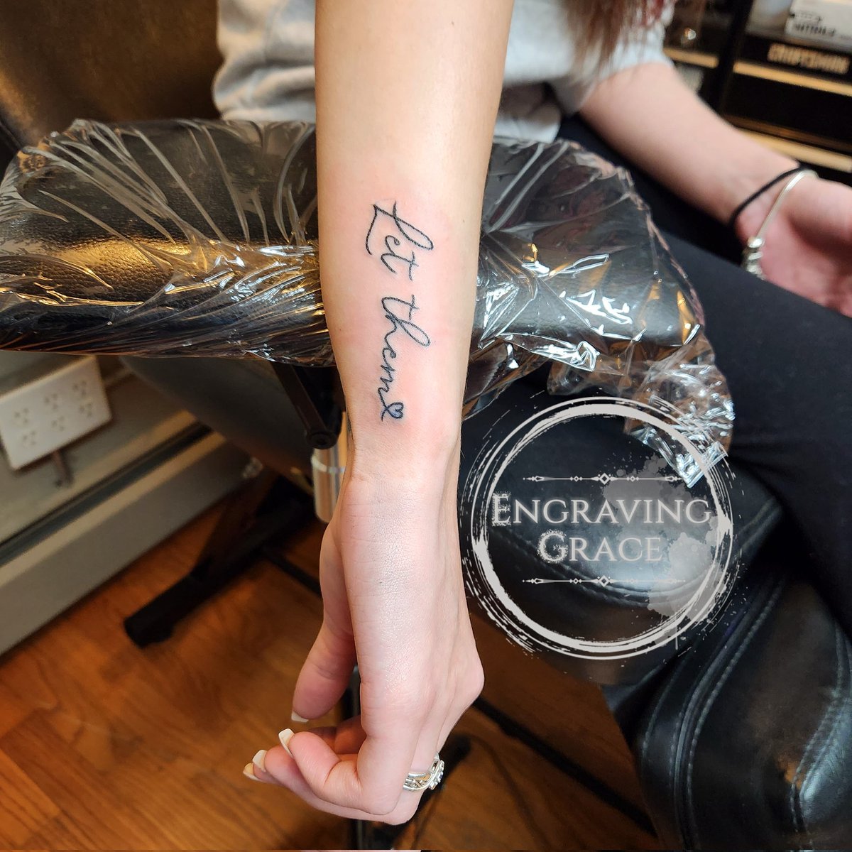 emily_graci's tweet photo. A tattoo trend I actually like! Relinquish your need for control, allow yourself that peace 💕
https://t.co/Q3dTfEc60P
#letthem #artist #tattooartist #control #letgoandletgod #life #peace #EmilyGraciTattoos #EngravingGrace https://t.co/7j1zQpnHmV