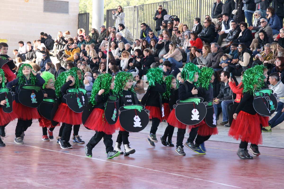 FranciscansVNG's tweet photo. Saps que és @carnavalvng quan no et pots treure el #turuta del cap. https://t.co/gBqlyfk0sF