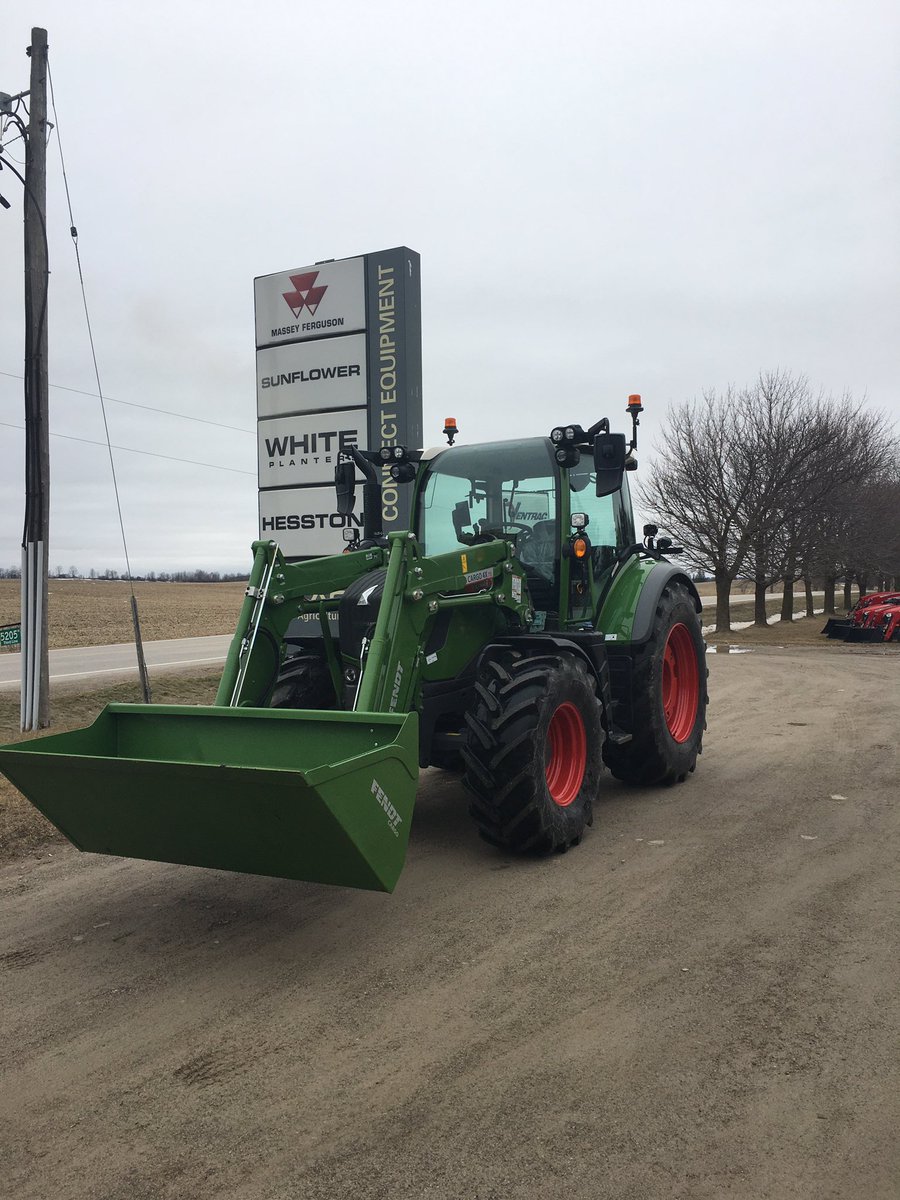 timatconnect's tweet photo. Delivery day for this @Fendt_NA 300. The customer loves his Massey but is wowed but #fendtone cab visibility and simplicity of the machine controls. #GrowBold #ItsFendt https://t.co/PxLlZQQc4b