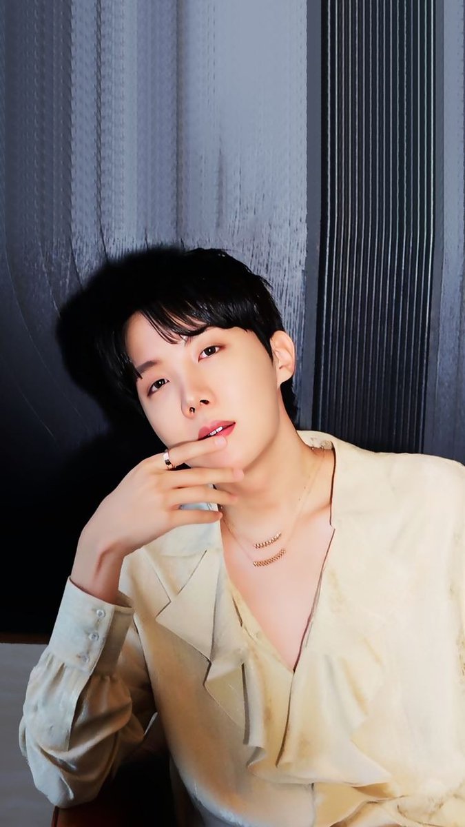 btsarmynamibia's tweet photo. Namibian ARMYs wish u a happy birthday our hope. We love and appreciate you as a person and all the hard work you put into making us smile everyday 🥳💜.... let's keep Streaming for J-Hope ARMY🫂 #JHOPE #jhopeINTHEBOX #HappyHobiDay #NamBTSArmy  #jhopeOurSafetyZone https://t.co/dqUvENJReJ
