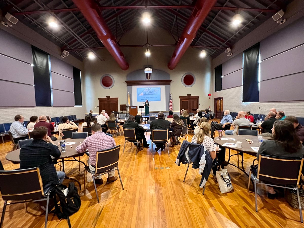 BurningHeartsD's tweet photo. Spent a fantastic day with pastors &amp; parish leaders from @DioLafayetteLA breaking open Jesus command for us to "Go and make disciples." 

Please join us in praying for continued renewal and revival in these parishes 🙏 #makingdisciples https://t.co/nHQuQVyox0