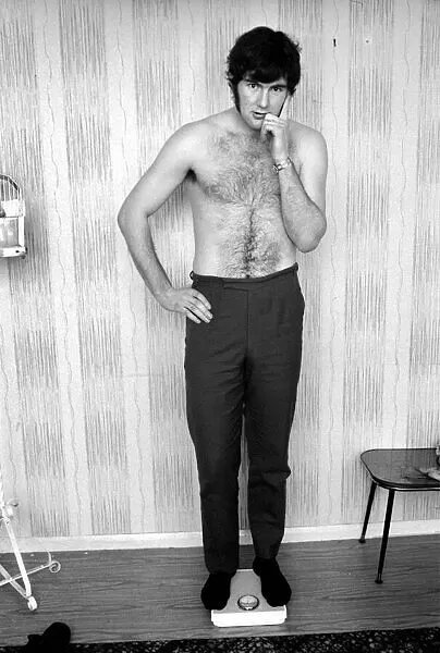 robertmdaws's tweet photo. #JoeCorrigan Jan 1970 . Has just been dropped because he is overweight #MCFC @wozza64mcfc https://t.co/TJyg5dEHGC
