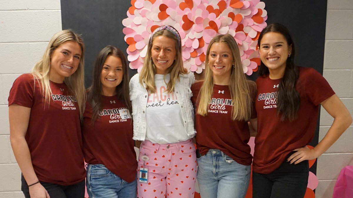 LexRich5Schools's tweet photo. ➕Flashback Friday: @LeaphartElem #STEAMMagnet hosted the school's annual Ladies Love Math event on Valentine's Day! District and community leaders were invited to play math games with students! #OurD5Story #MagnetSchools #IrmoSC https://t.co/ffeGZB35Yq
