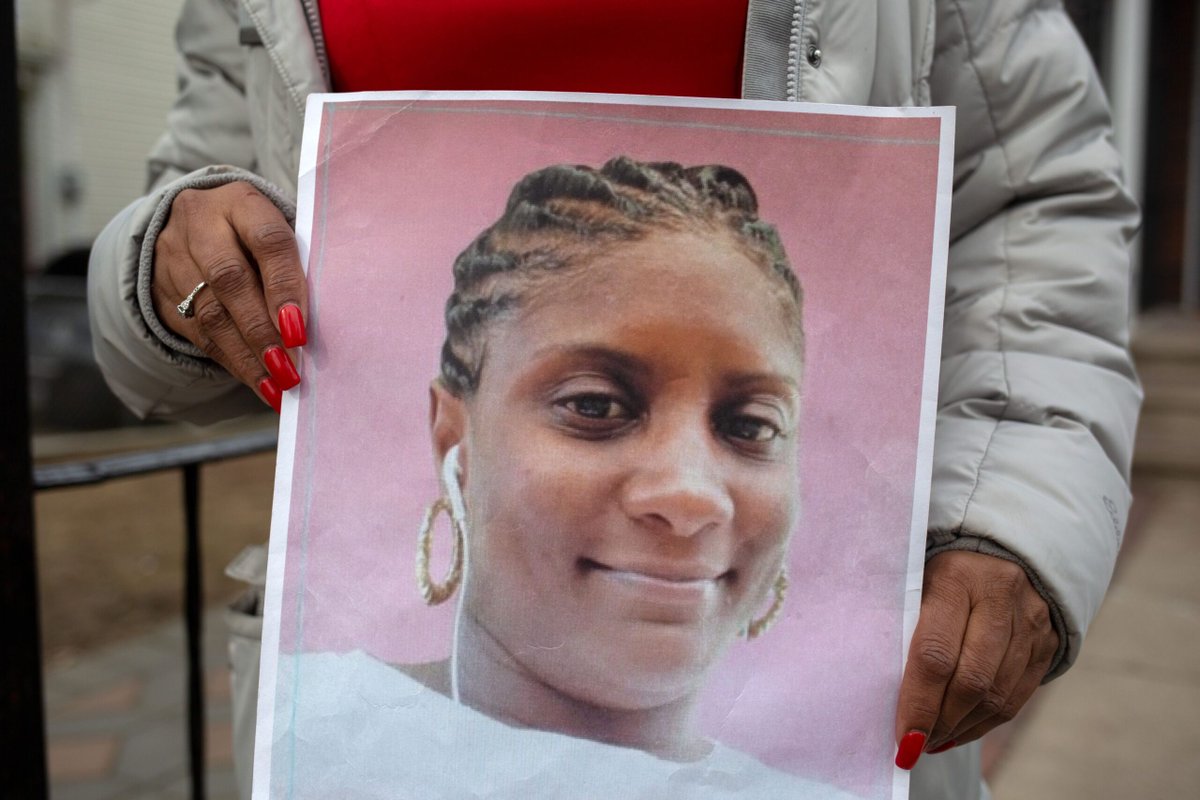 womeninforensic's tweet image. As New York City Struggles to Solve Old Murders, Families Lose Trust in the Homicide Investigation Process: When cases go cold, loved ones can feel left behind by law enforcement. In this story… thecrimereport.org/2023/02/17/as-… #CrimeVictims #Homicide #NewsletterTop #ColdCase #repub