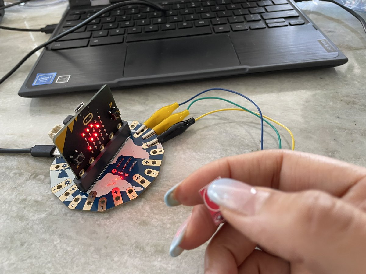 mo_iran's tweet photo. Climate Action workshop was so much fun today! We make a Bee Counter with our microbits. @InkSmith3D @ETFOeducators https://t.co/L1QmXB9K67