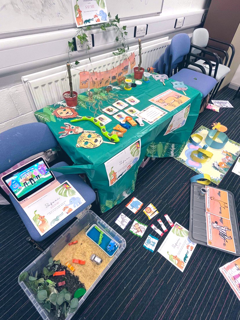 MissTrimble's tweet photo. Safari play based learning๐
๐๐ฆ๐ We even got a star for our hard work @misslcliff0rd ๐คฉ๐คฉ #learningthoughplay #safari #animals #handmade #PGCE https://t.co/Po92FefpV9