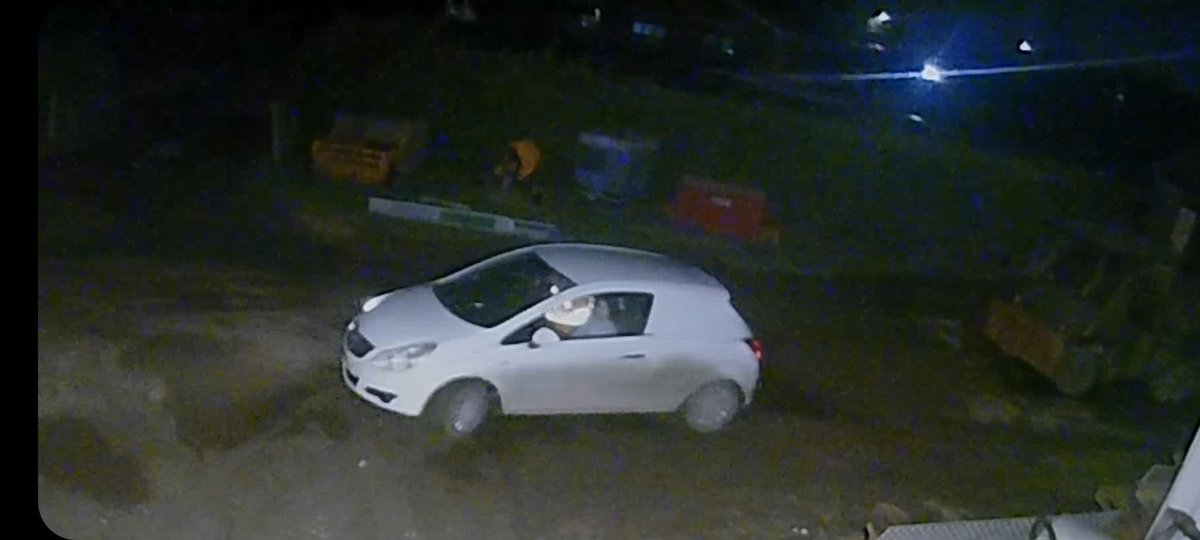 HartCommonGC's tweet photo. Local clubs be aware. He had a look round the greenkeeping yard earlier and then returned this evening. Luckily we always have someone on site so he left empty handed. @HindleyHGC @BoltonGolfClub @BoltonOldLinks @Deanegolfclubg1 @BreightmetGreen @HarwoodGC @ChorleyGolfClub https://t.co/ai3RAHD4xT