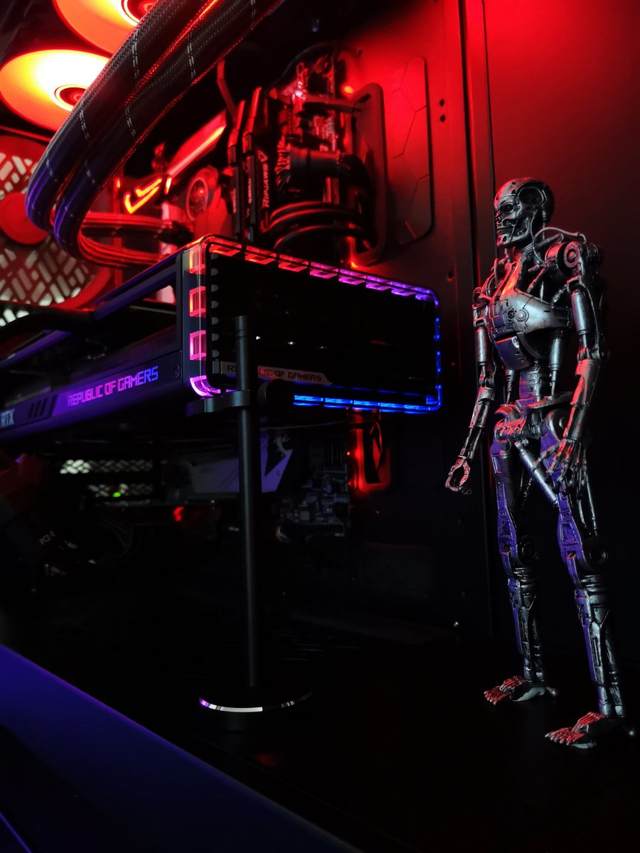 Trinoo_live's tweet photo. Wie versprochen, Bilder von neuem Tower + neuer Grafikkarte ;)

#4070ti #aio #arctic #asusrog #bigtower #fractaldesign #msi #nvidia #pc #pcgaming #rgb #rtx #RTXOn  #setup #streamer #terminator #twitch #TwitchDE #Twitchsteamer #zentrale https://t.co/PxeDnELT0B