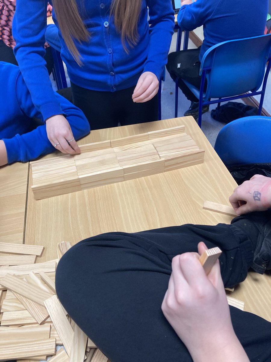 MrsPatonVPS's tweet photo. We have been learning about world architecture and the STEM + Art and Design skills associated with this job. After designing our dream home children have created their version of Burj in Dubai, The Great Wall of China ( section) the leaning tower of Pisa amongst others #vpsstem https://t.co/GtdIz7Revi