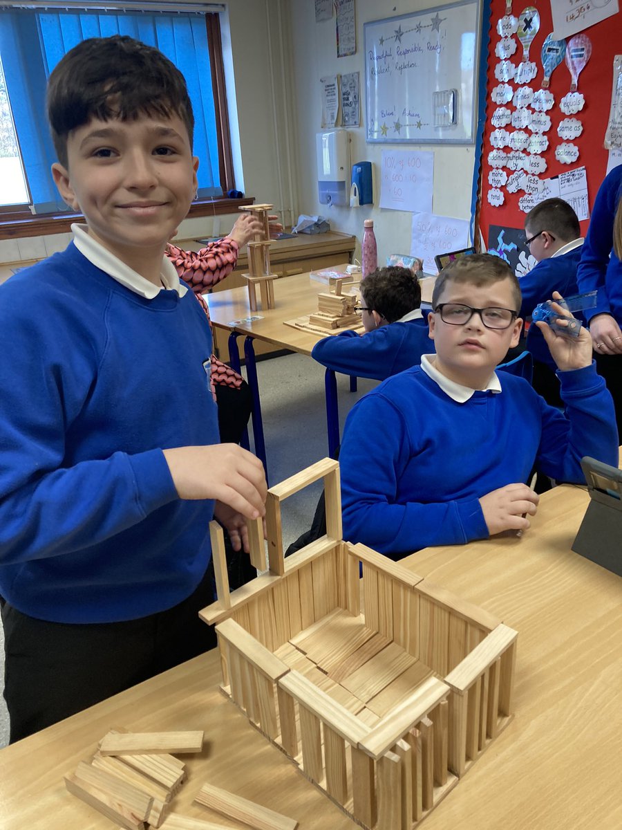 MrsPatonVPS's tweet photo. We have been learning about world architecture and the STEM + Art and Design skills associated with this job. After designing our dream home children have created their version of Burj in Dubai, The Great Wall of China ( section) the leaning tower of Pisa amongst others #vpsstem https://t.co/GtdIz7Revi