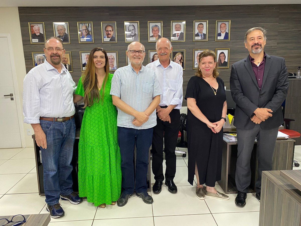 ABECBrasil's tweet photo. Diretoria e Conselhos da ABEC Brasil se reuniram em Botucatu (SP), para realizar o alinhamento e planejamento das atividades de 2023. O encontro foi conduzido pelo presidente, Sigmar de Mello Rode.

Veja mais em: https://t.co/Ohyn7Cl6Ye

#ABECBrasil #Planejamento #Ciência https://t.co/qukovrNHrZ