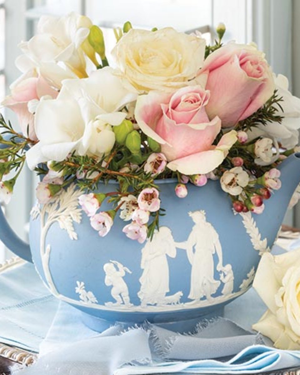 SouthernLadyMag's tweet image. Our March/April 2023 issue is here! Enjoy a sneak peek and order your copy at southernladymagazine.com/preview-our-ma….

#southernladymag #marchapril #springissue #springhassprung #floralarrangements #centerpieces #callingcards #keepsakes #springinspo #springdecor #springtablescapes
