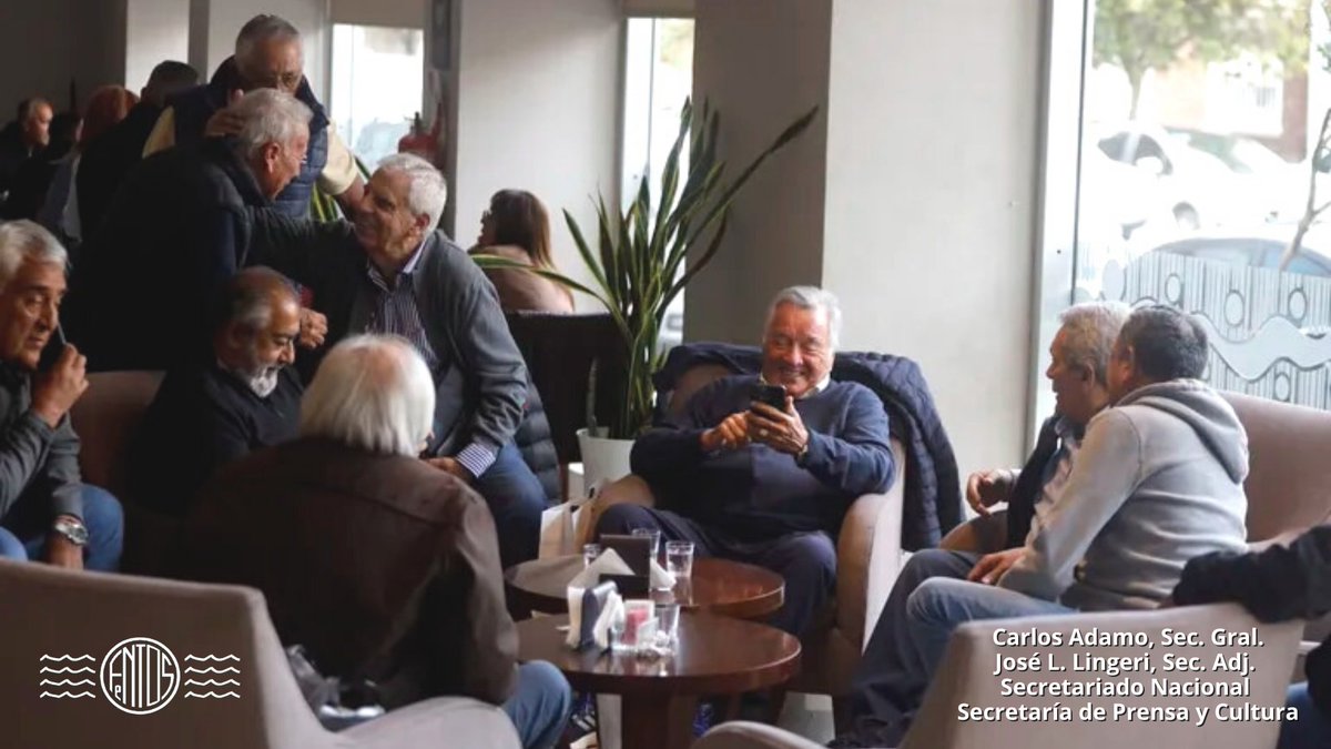 FentosOk's tweet photo. 🗓 El compañero José Luis Lingeri —cosecretario de Acción Social de la #CGT, secretario adjunto de #FeNTOS y secretario general del sindicato @sgbatos_of— viajó a Mar del Plata para participar del encuentro que anualmente realiza el Cro. Sec. Gral. de #UTHGRA, Luis Barrionuevo. https://t.co/VF0otbn8Hw