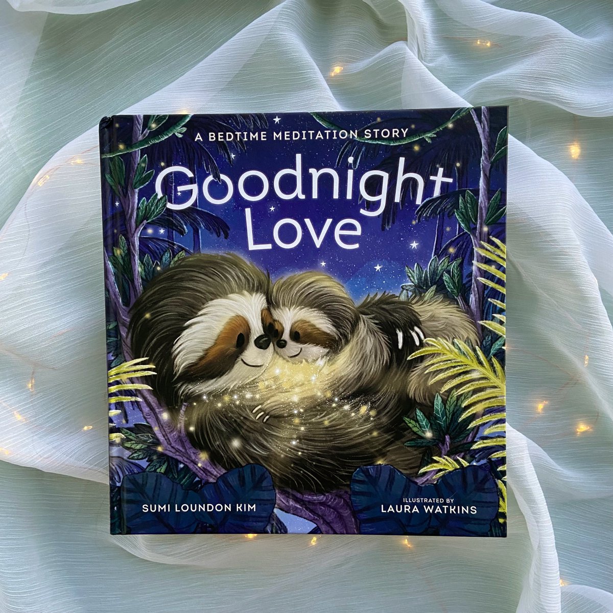As the day comes to a close, Goodnight Love by Sumi Loundon Kim &amp; illustrated by @watkins_books helps children ages 2–5 connect to the warmth of their hearts through the power of lovingkindness (metta) meditation: shmb.la/goodnight-love