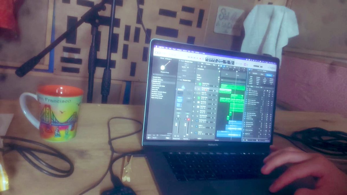 Sur-Urbano Podcast (@latam_cities) on Twitter photo Free Soul Smith, un rapero desplazado en el operativo del Bronx en Bogota, y la productora <a href="/OfUpeksha/">Upeksha - Voices of Resilience</a> están haciendo una composición original para unos episodios especiales de #Sur_Urbano que se vienen… pilas que va a estar🔥 Free Soul Smith, un rapero desplazado en el operativo del Bronx en Bogota, y la productora <a href="/OfUpeksha/">Upeksha - Voices of Resilience</a> están haciendo una composición original para unos episodios especiales de #Sur_Urbano que se vienen… pilas que va a estar🔥