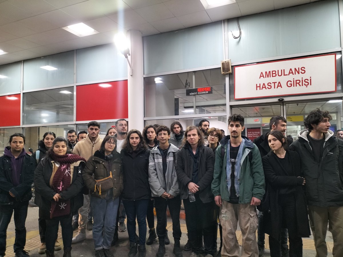 onlineahayiir's tweet photo. Yaşasın Öğrenci Dayanışmamız! https://t.co/VciUZUxe6w
