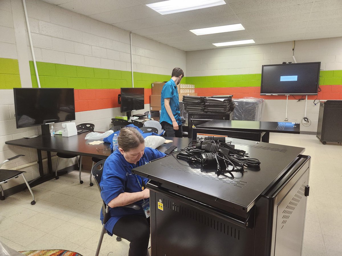 FCPS Technology Dept. tweet media