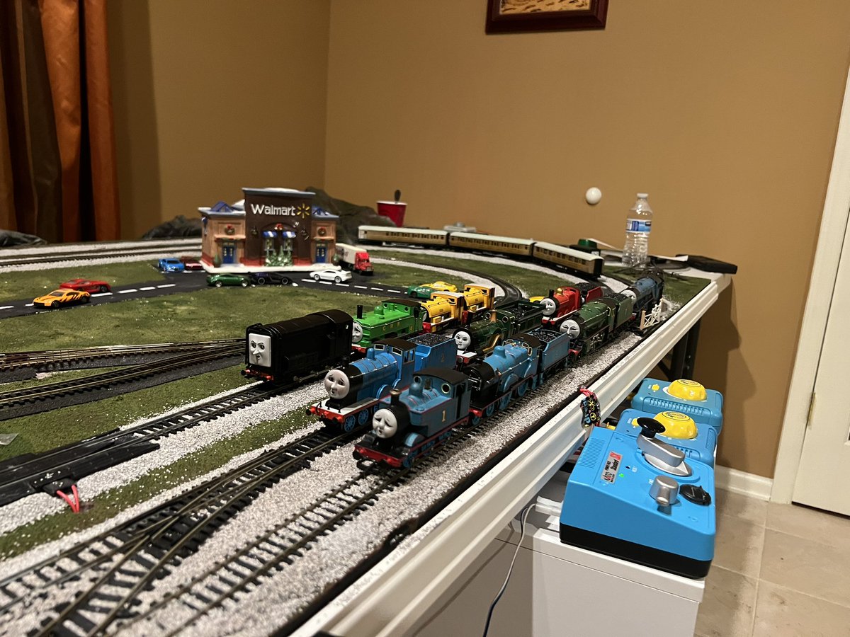 Hey everyone! I’m so unbelievably proud And happy to be announcing that me and the rest of the <a href="/SudrianSquad/">Sudrian Squad</a> and others will be displaying at Edison in March! Itll be the last Greenberg show for a while, be sure to come down if you can!