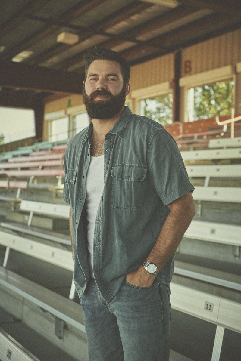 Rumor has it that listening to <a href="/JordanCWDavis/">Jordan Davis Music</a>'s #BluebirdDays is a surefire way to turn any overcast day into the perfect day 🌤️ Listen now 👉 spotify.link/BluebirdDays