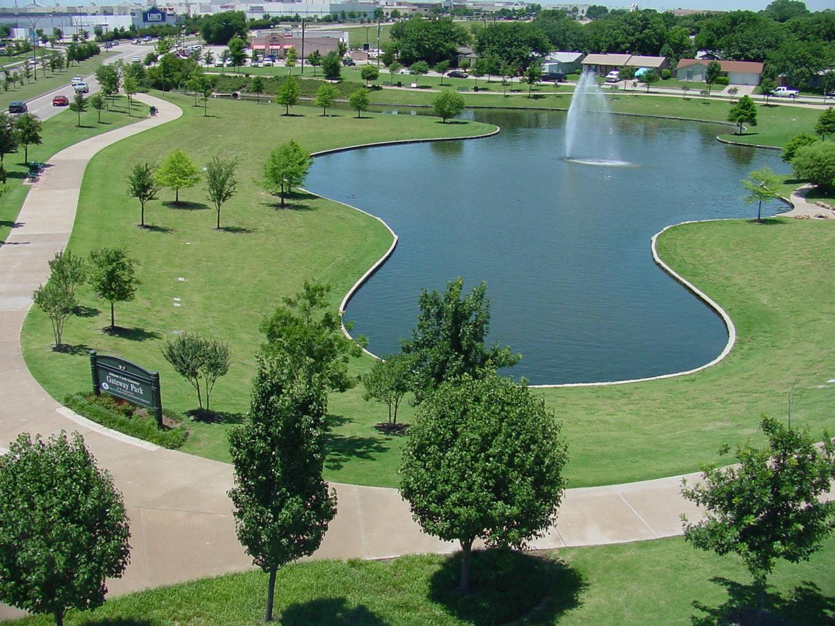 ArlingtonParks's tweet photo. Our #ParkOfTheWeek is Gateway Park! A serene pond serves as the focal point of the park where you can picnic, visit the wildlife, or just relax by the water. A paved path stretches .3 miles around the pond for a short stroll through this neighborhood park.
815 W Arbrook Blvd https://t.co/PV1SxVNgvQ